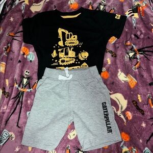 Caterpillar Black and Yellow Graphic Tee with Gray ShortsSize 4T